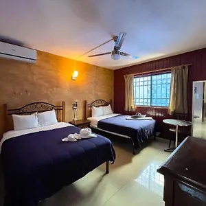 La Casona Real 3* קוזומל